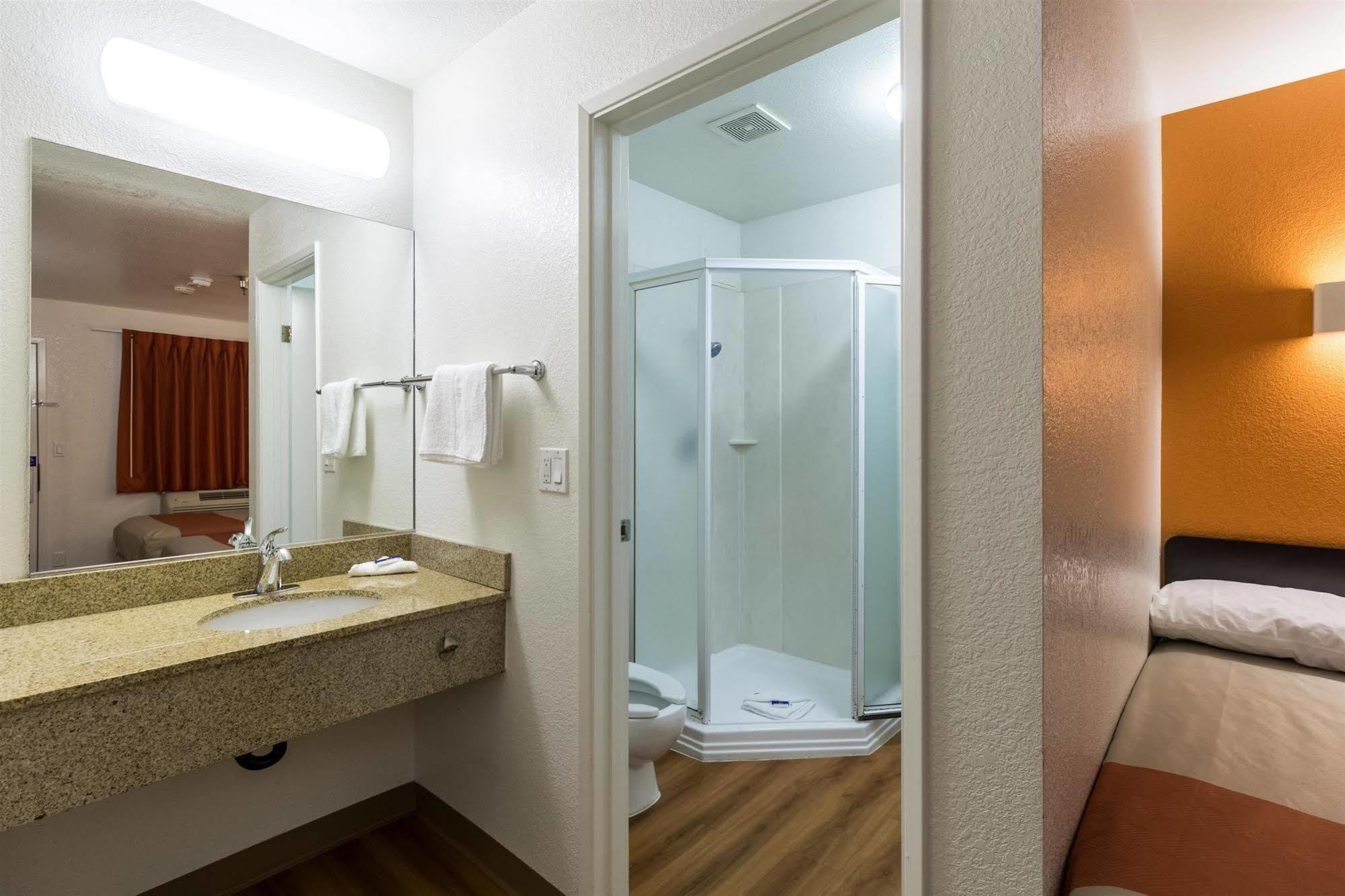 Motel 6-Kirkland, Wa - North Kirkland Kültér fotó